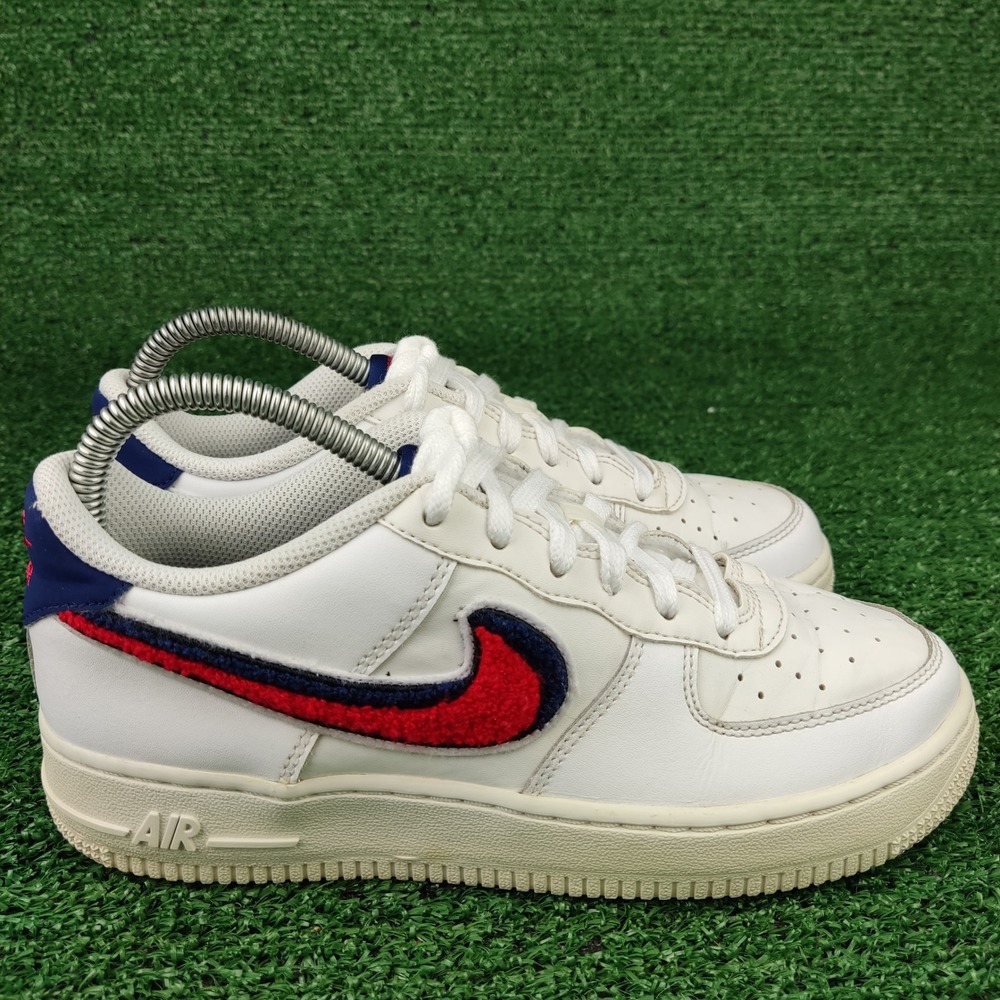 Nike Sneakers Kids 5Y White Air Force 1 Low LV8 Chenille Swoosh AO3620-101